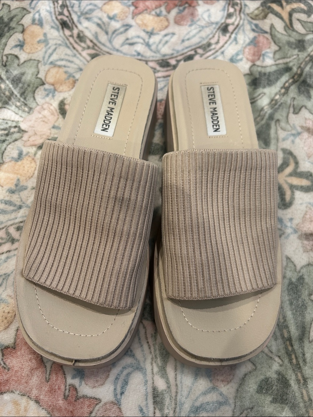 Steve Madden Neutral Ribbed Slide sandals in Light Beige